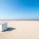 公寓 Perfectly Situated 2br Near The 奥斯滕德