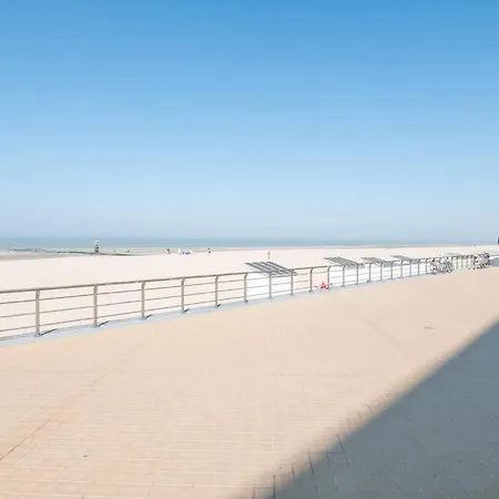 Perfectly Situated 2br Near The Appartement Oostende