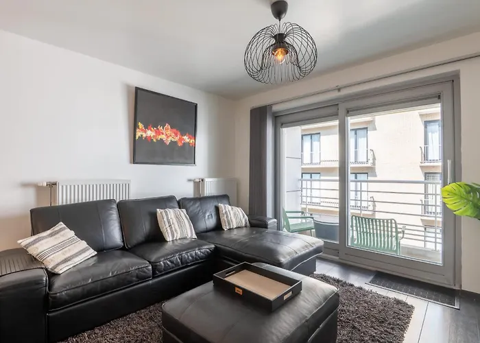 Perfectly Situated 2br Near The Ostenda