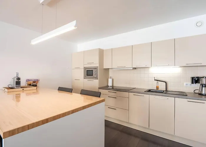 Perfectly Situated 2br Near The