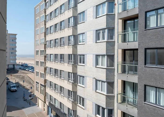 Perfectly Situated 2br Near The Ostende