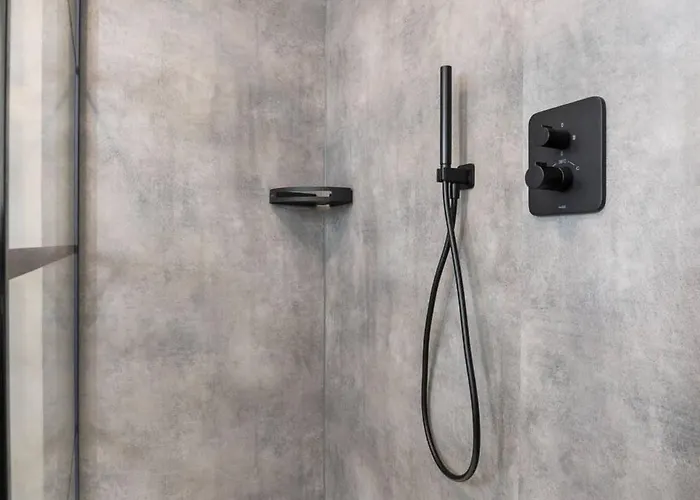 Perfectly Situated 2br Near The *