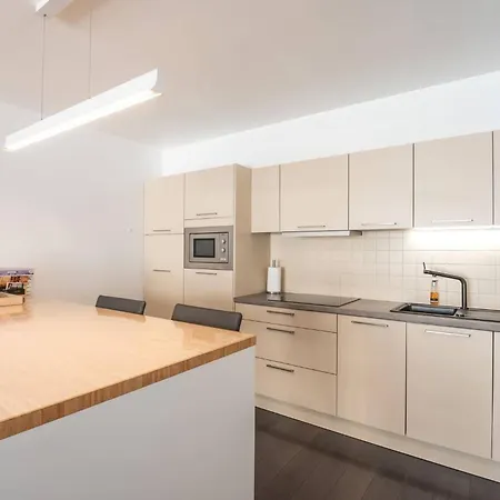 Perfectly Situated 2br Near The