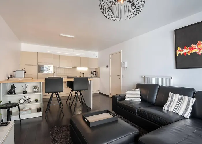 Perfectly Situated 2br Near The Appartement *