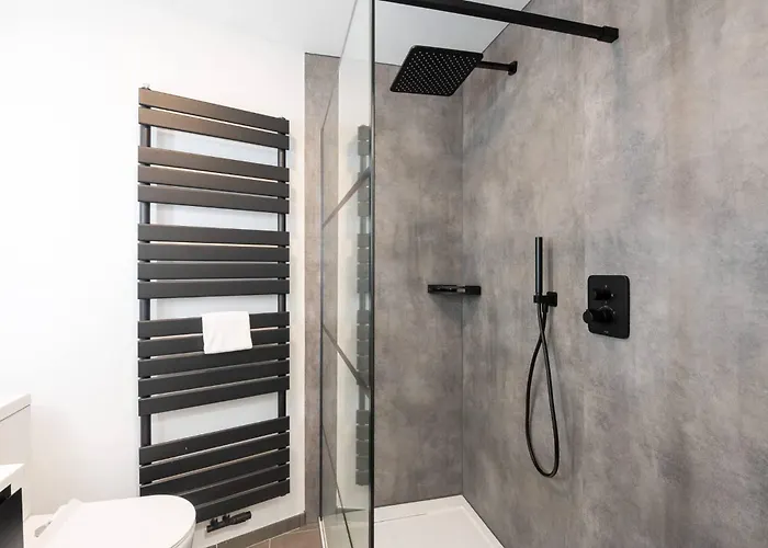 Perfectly Situated 2br Near The Appartement *