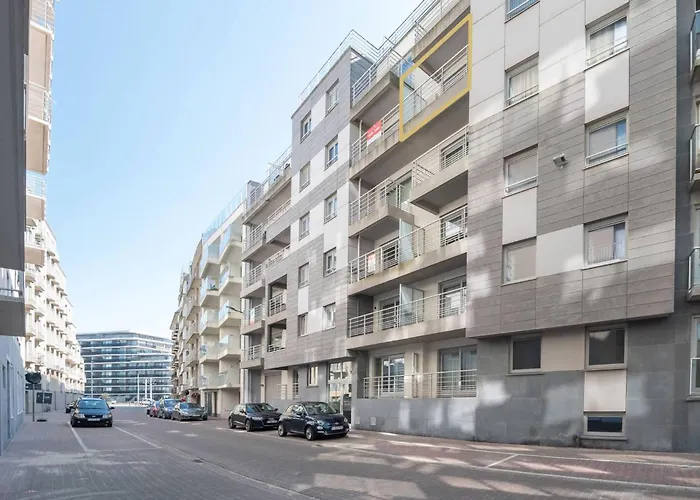 Appartement Perfectly Situated 2br Near The *